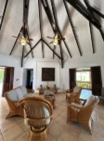 Holiday Beach Hotel