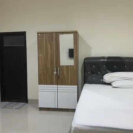 Hotel O Kost Reski 2 Near Tugu Perbatasan Takalar - Gowa Hotels in Gowa