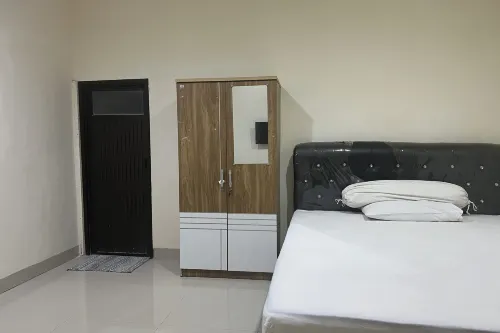 Hotel O Kost Reski 2 Near Tugu Perbatasan Takalar - Gowa