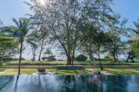 Baan Mai Khao, Luxury Beachfront Duplex 2 BR Residence Hotels in 