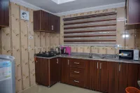 Living Space Apartment Emerald Suite - Apartemen