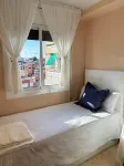 sea view and barcelona city skyline view ,metro at door - 3-Star