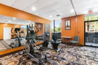Clarion Pointe Galveston - Beachfront - Gym