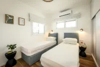 Chic 2BR Apt w Garden in Ramat by Sea N' Rent Hotels near Petah Tikva Zoo