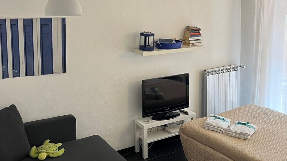 Sciacchetrà Apartment with AC & Patio