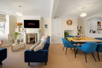 Cotswolds / 3BD / 1.5 Bath / Garden / City Centre - 3 stjerner