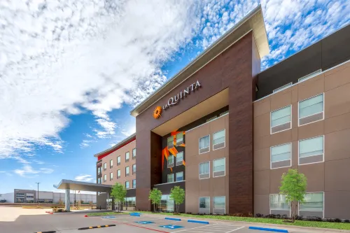 La Quinta Inn & Suites by Wyndham DeSoto Hotels in DeSoto
