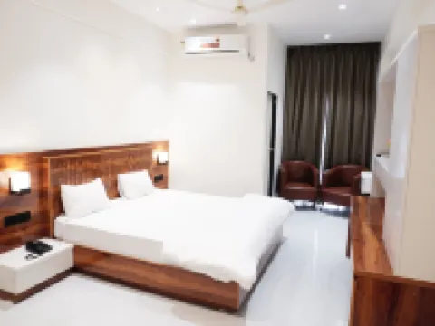Emerald Nest Hotels in Solapur