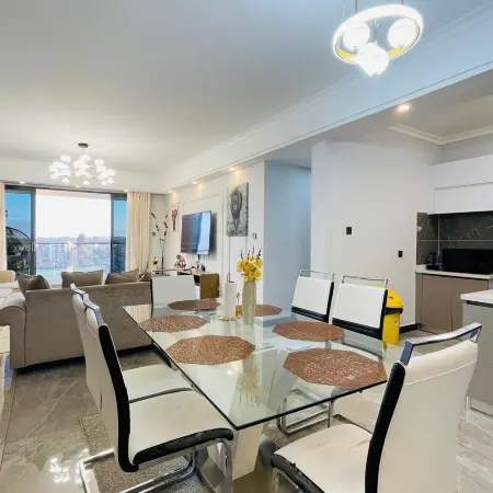 Skyview 3Br all ensuite3balconies Netfix Gym