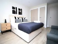 Stylish 2BR Apartment in the Heart of Cardiff Bay Hotels in Butetown