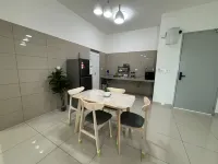 2-Bedroom Apartment | near Pavilion Bukit Jalil & Axiata Arena - parkir