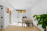 Modern 2BR Retreat | Marpole Near YVR - 2 ดาว