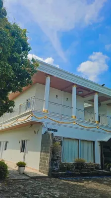 Hotel O near Mitra Plumbon Hospital formerly Guesthouse Pondok JK - Parking
