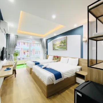 Home Away Homestay - Do Quang Dau Отели рядом с достопримечательностью «Центральная Мечеть Сайгона»