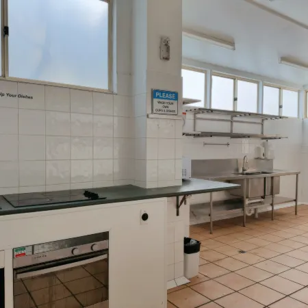 Breeze Inn Отели рядом с достопримечательностью «Саул Бордуолк»