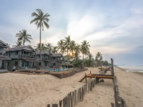 Laemsui Beach แหลมซุย บีช โรงแรมในอำเภอ ไชยา