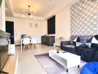 SoftGrey 2 Rooms Apartment, 4+2 Pax @ Urban Suites