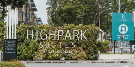 Highpark Suites at Petaling Jaya, Kelana Jaya by Plush Отели рядом с достопримечательностью «The One Academy»