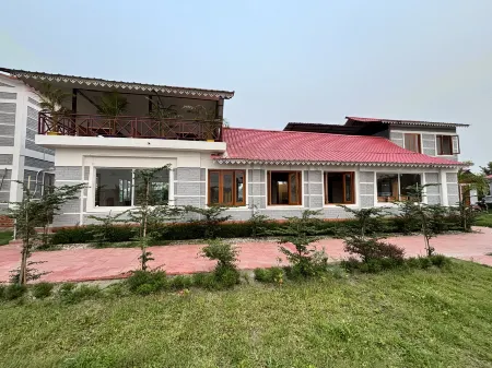 Orangepetal Exotic Bihanga Resort Отели в г. Чалза Махабари