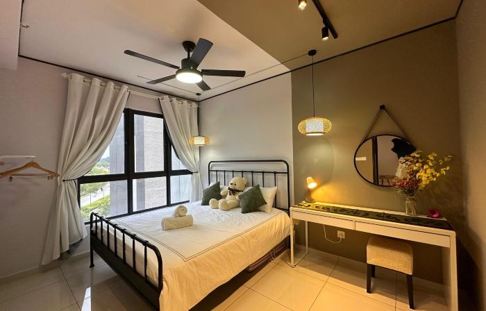 Chill Homestay with Mini Cafeteria at Gamuda Gardens