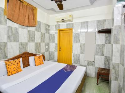 Kaka Hotel