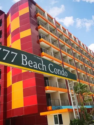 รูปภาพของอพาร์ทเมนต์ Thai Studio Condotel 777 ตั้งอยู่ติดกับชายหาดที่ยาวที่สุดและสะอาดที่สุด