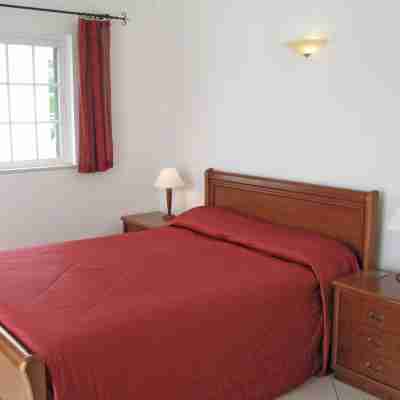 BnB Homes Villa Verde - swimming pool, marina view, BBQ and games room, garden Rooms