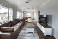 [Awaji Island, Nojima Ezaki] 270 degree ocean view | Maximum 12 people, quiet location