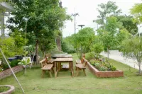 Three Neem Trees House - parking