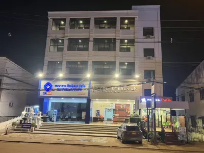 Nakhone champa Hotel Отели в г. 