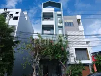 BHA House Hotels near Marble Mountains