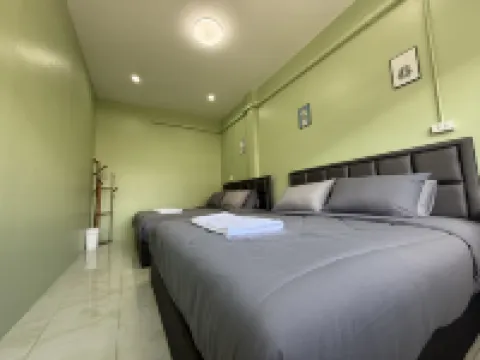 O Pha Suk House (LeeGardens Plaza Hatyai) 5 mins