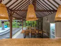 Tahlia's Villa Hotels in Tanjung