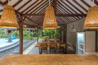 Tahlia's Villa Hotels in Tanjung