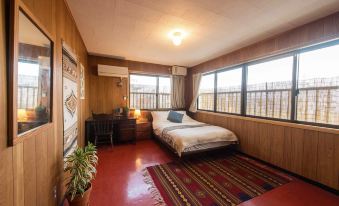OFF THE WALL LODGE