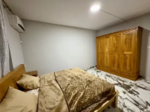 Luxurious Teak Furnished City Apartment w/ Pool Hôtels à : Port-Louis