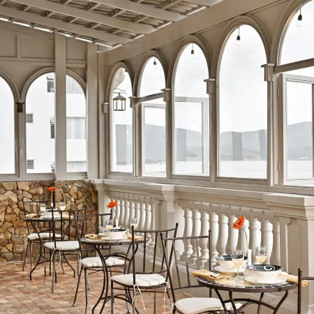 The Luna Boutique Hotel Отели рядом с достопримечательностью «Мемориал Победы»