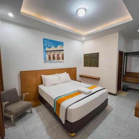 Monggo Nginep @Kotagede 5 Rooms with Tropical Pool