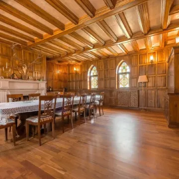 The Castle | your unique way of retreat