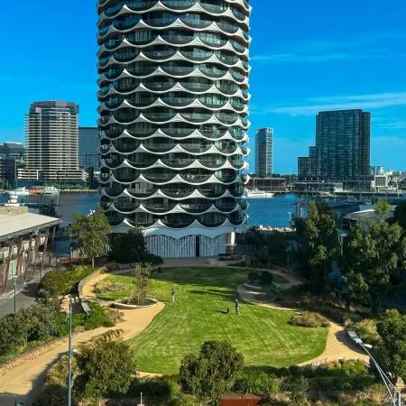 Lux Docklands District 3-level TH *FreeParking