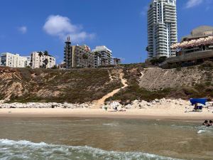 Sea Breeze Netanya Retreat by Sea N' Rent