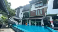 Hibiscus Urban Villa with private pool and water slide (6BR 12pax) Hôtels à : 