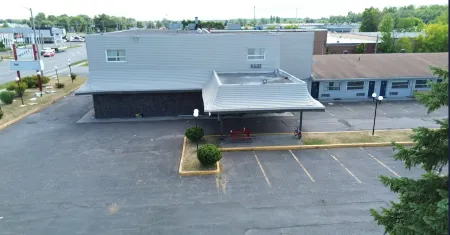 Motel 6 Cornwall, ON