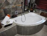 Mazuri Shamba Lodge - Kylpyammeita