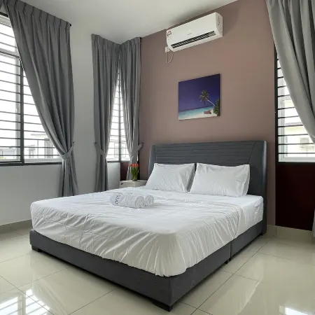Desaru Arcadia Villa with Pool Table, Outdoor BBQ, Indoor Steamboat by Beestay