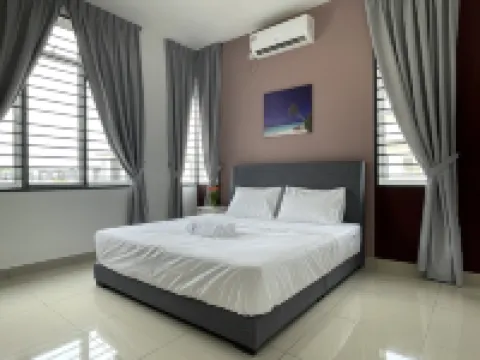 Desaru Arcadia Villa with Pool Table, Outdoor BBQ, Indoor Steamboat by Beestay