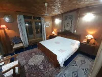 Palace Heights Houseboats Hotel a Srinagar