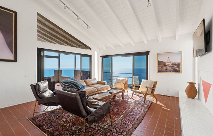 Panoramic Ocean View, 7 Bedroom Gated Villa, with Tennis Court and Swimming Pool