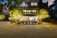 3A Hometel Hanoi Hotels near Gia Lam