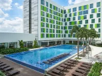 S LIVIN Airport Apartment - Beside to Holiday Inn Hotels near District 12
